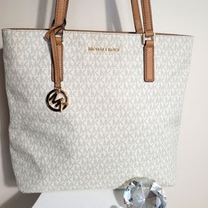 *Sold* NWOT MK Tote bag